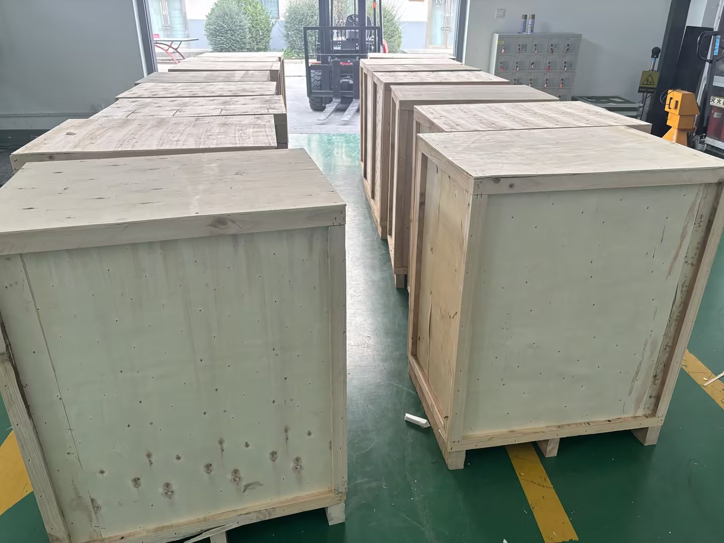 16臺穩(wěn)壓電源打包出庫！